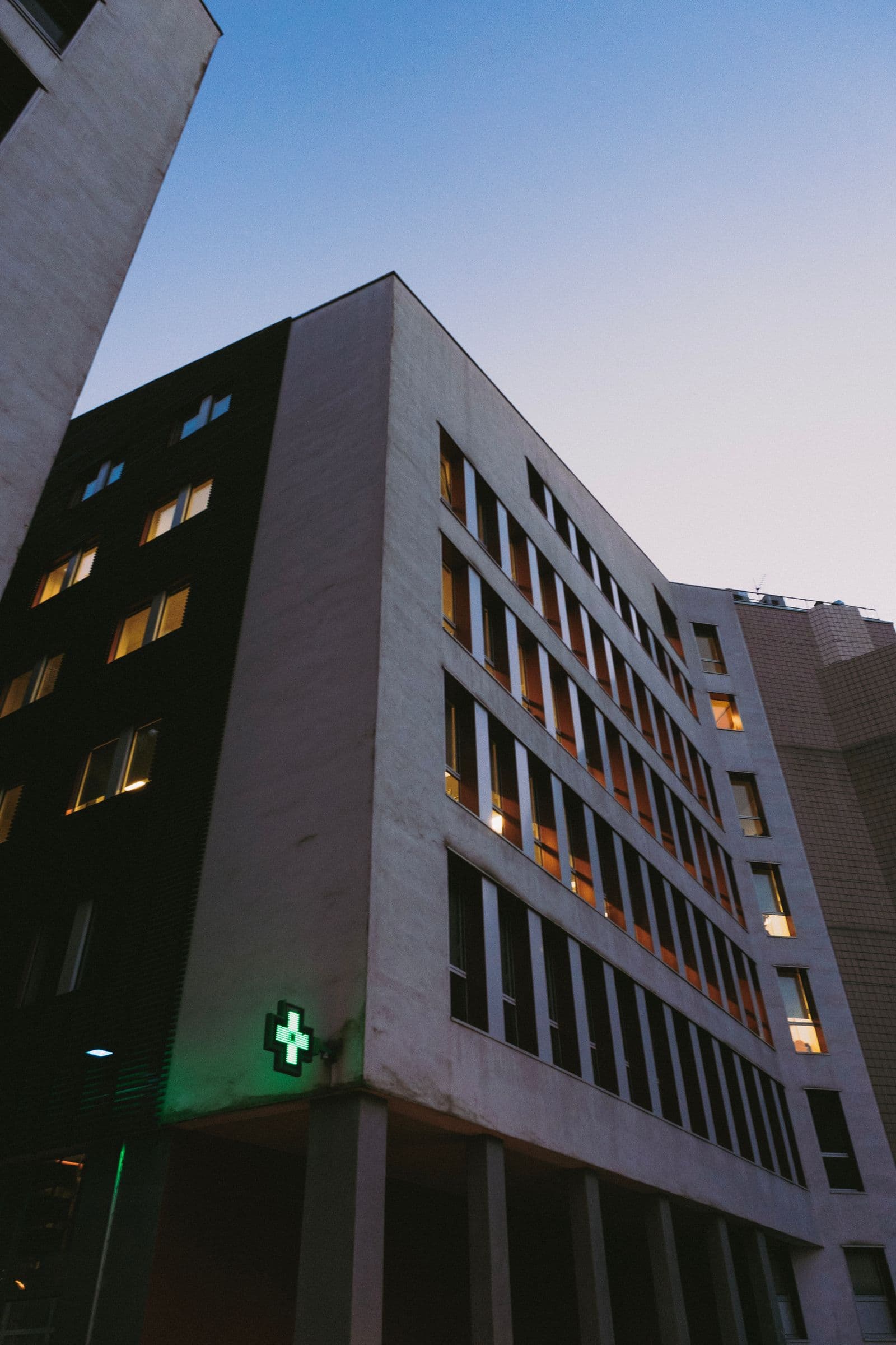 Estrutura metálica, saúde e institucional
